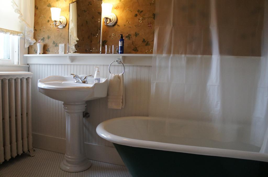 Maplecroft Bed & Breakfast Barre Quarto foto